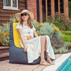 Gardenista Pouf Géant D'extérieur à Dossier Haut Pour Adultes, Détente, Prêt à Se Prélasser, Jeux Résistant Aux Intempéries, Sacs De Siège De Jardin Pour Piscine, Aspen Gold 8 Gardenista Pouf Géant D'extérieur à Dossier Haut Pour Adultes, Détente, Prêt à Se Prélasser, Jeux Résistant Aux Intempéries, Sacs De Siège De Jardin Pour Piscine, Aspen Gold -Promos Jardin Lumi Magasin 71892729 4
