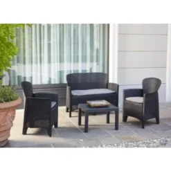 Set Salon D’extérieur Ostuni, Salon De Jardin Composé De 2 Fauteuils, 1 Canapé Et 1 Table Basse, Coin Salon Effet Rotin Avec Coussins, 100% Made In Italy, Anthracite
